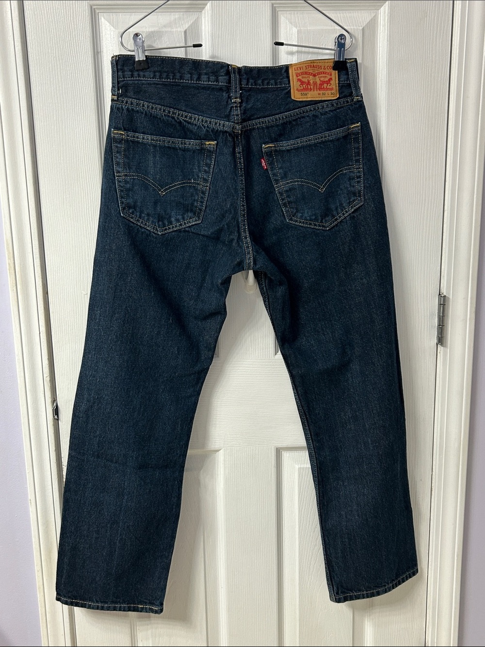 Levi's 559 Men's Dark Indigo Straight Jeans EUC Size W32 L30